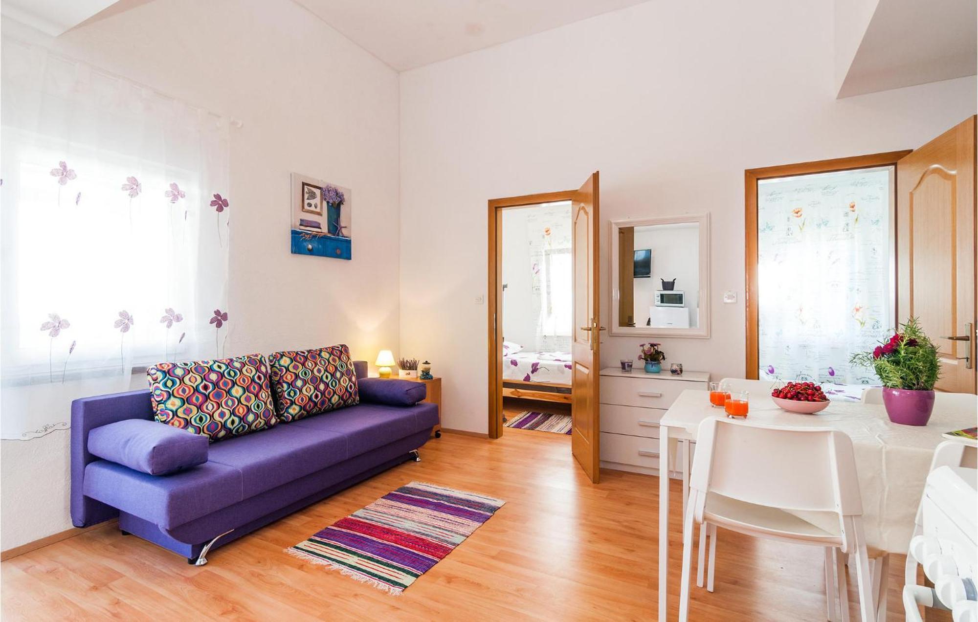 Nice Apartment In Vinjerac With Kitchen Exterior foto